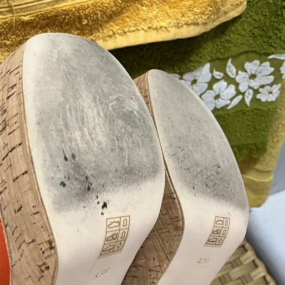 *GENTLY WORN!* Jeffrey Campbell SHAGGIN Platforms, Size 8.5 (best for size 8)!!! - Picture 10 of 14